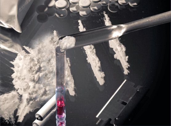 Schnelltestverfahren - Tests zum Nachweis von Drogen und Schusslöchern